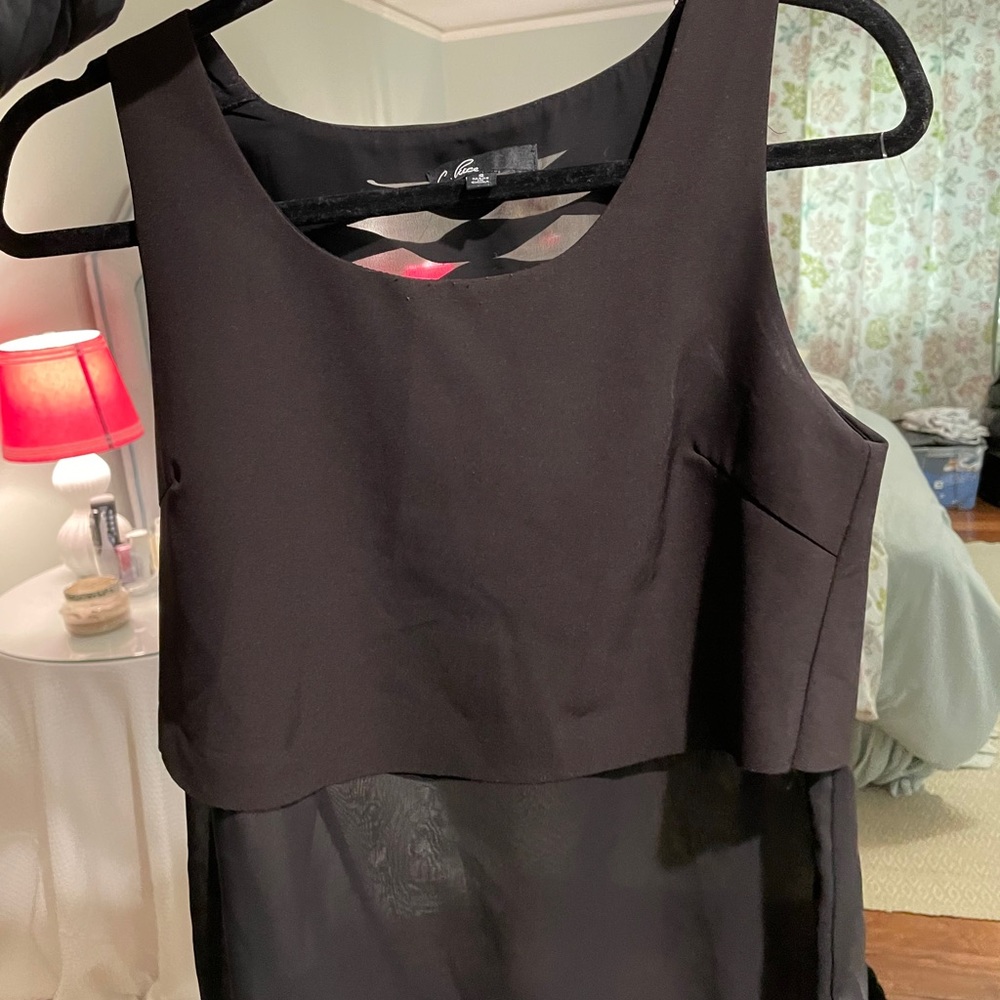 Black tank top for women